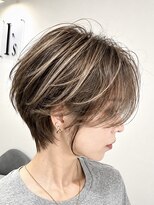 アイズ(I's)&nbsp;くびれショート×綺麗目バング×ハイライト×30代40代50代60代