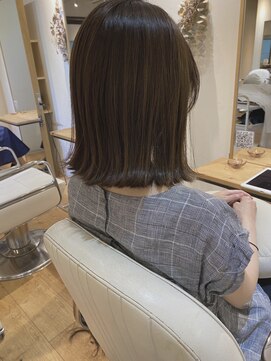 ネウィ 京橋(newi) 外はねボブ×アッシュベージュ