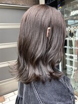 アクアオモテサンドウ(ACQUA omotesando)&nbsp;△ブリーチなしグレージュ艶カラーくびれミディアムロブヘア