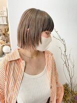 ロマーリ(LOMARLIE)&nbsp;サイド切り込みボブ_顔まわり似合わせ