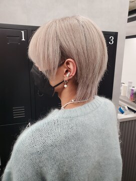 アドラ(ADLLA) マッシュウルフホワイトベージュ