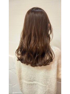 アナ ラーナ(Anna Lanna) マロンベージュ×韓国巻きスタイル