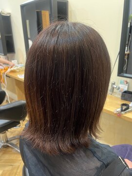 アルター(aL ter) ［黒髪/グレーベージュ/レイヤーロング/前髪パーマ］