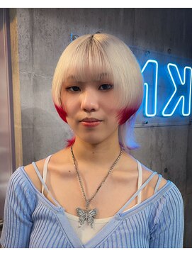 インク 渋谷(INK.) ホワイトブロンド レッドエンドカラー ウルフカット