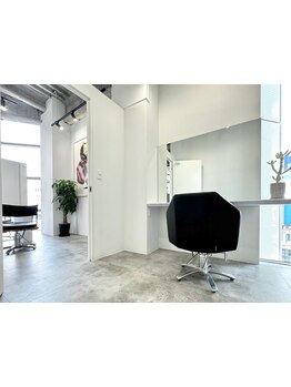 子供も大人も楽しく過ごせるヘアサロン♪お子様同伴OKなので、忙しいママも安心してご来店いただけます◎