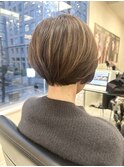 ハイライト入り白髪ぼかしショート