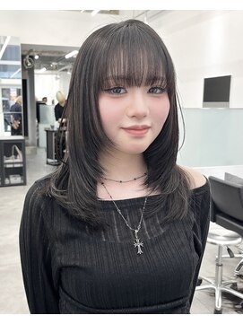 ニトバイアンキシム(nit by ahnkism) レイヤーカット顔まわりストレートウルフカット堀江