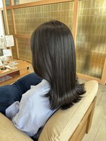 アドラーブル 長岡リップス旭岡店(adorable)&nbsp;ツヤ感たっぷり暗髪 くびれヘア 10代20代