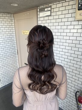 ソノ(sono) ハーフアップ　カチモリ　参列ヘア