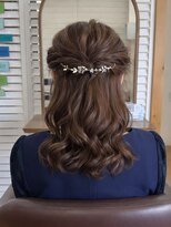 アローナ(ARONA)&nbsp;20代30代ヘアセット◎ふんわり大人可愛いハーフアップ
