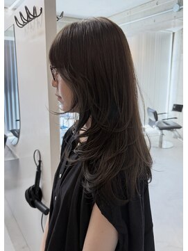 キーパーソン(kii person) kiiperson × ニュアンスレイヤー オリーブベージュ
