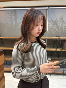 フィール アドバンス 袋井(feel advance)の写真/1人ひとりの髪質やライフスタイルに合わせた顔まわりのカットやレイヤーカットを提案させてもらいます！