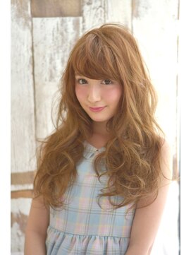 アイナ(aina) ほつれ合う髪が柔らかに心地良いニュアンスウェーブ【aina 】