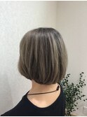 大人上品ボブ グレイヘアー