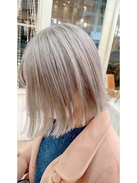 クラシコ ヘアー(CLASSICO hair) ホワイトベージュ
