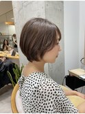 くびレイヤーエモージュグレージュカラーショート
