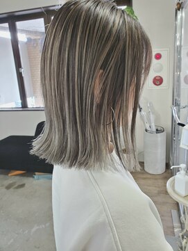 ニコ(nico...) バレイヤージュ×白髪ぼかし