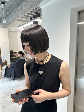 オットット(OttottO) 暗髪ミニボブ