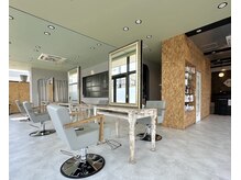 ヘアデザイン プティパ(Hair Design petit-pas)の雰囲気（ナチュラルな色合いで落ち着く店内で髪質改善☆【笠原】）