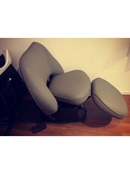 メニューに＋【疲労軽減ヘッドスパ15分が大人気！】シャンプー台はヘッドスパに適した極上の寝心地です♪