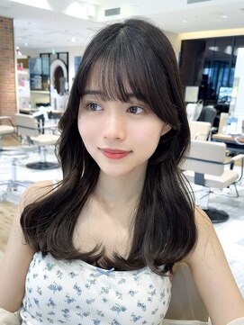 アフロート ルヴア(AFLOAT RUVUA) 小顔バング韓国風くびれヘア20代30代40代似合わせレイヤー新宿