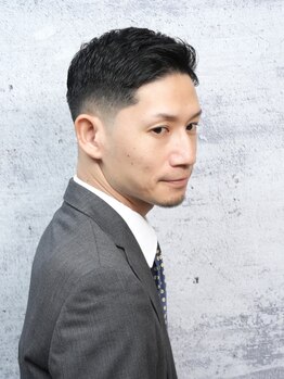 ロバーツヘアー 吉祥寺店の写真/印象が重要なビジネスシーンで【清潔感出しつつ、遊び心も忘れない】大人なメンズスタイルを提案。<吉祥寺>
