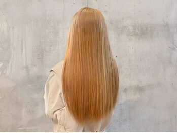 ヘアサロン アウラ(hair salon aura)の写真/《ムラのない均一な色味◎》年代問わず人気のミルクティーベージュ*初ブリーチカラーにもオススメ*[盛岡駅]