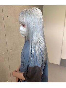 レオクマ(REOKUMA) ホワイトカラー/ホワイトシルバー/ハイトーン/艶髪ハイトーン