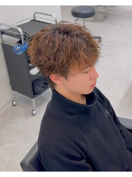 ブライト(BRIGHT) シャドウパーマセンターパート