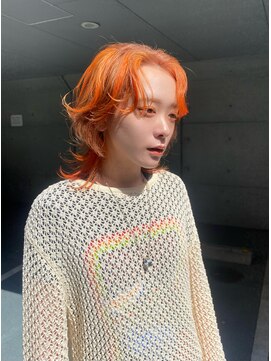 オーン 渋谷(OOn) オレンジベージュとネオンオレンジのウルフ