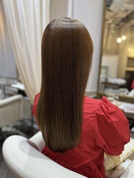 ウミネコ 表参道店(Umineko) うねりを抑えたうるツヤストレートロング