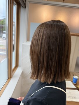 シアリー(SHEERIE) 切りっぱなし外はねbob