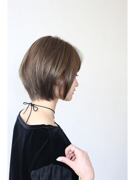 エミュ 新宿(emu) サイドシルエットにこだわるショート　U-REALM otto