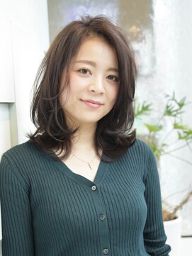 エムスラッシュ 本牧(M.SLASH) 【M.SLASH】ゆる揺れ外はねミディa