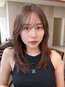 ジョエミバイアンアミ(joemi by Un ami) ★くびレイヤーエモージュ前髪薄めバング小顔カット大人ガーリー