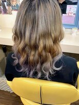 ヘアセットアップス(UP's) オシャレで可愛い『ウェーブ巻きおろし』長さ腰下ロング料金あり