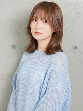 透明感ブラウンカラーくびれボブ