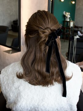 ハーフアップスタイル