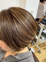 ルーチェ(Luce)&nbsp;ハンサムショート/白髪ぼかしハイライト/立体感/ショートボブ