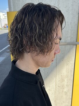 ニアウ 太田店(Niau) メンズミディアムウルフメッシュツイストスパイラルケアパーマ