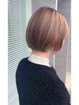 クプラ(Qpula) 【qpula 城慎太郎】白髪ぼかしハイライト+ショートボブ