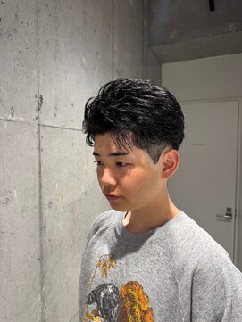 エリマ 武蔵小杉(elima) 自然な毛流れでラフにキマるセンターパート×ニュアンスパーマ