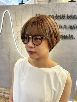 ヴィサージュバスク(VISAGE ba.s.k) 軽やかでおしゃれ♪透明感ハイトーンショート