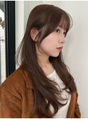 顔まわりのレイヤーカットと透明感ベージュ