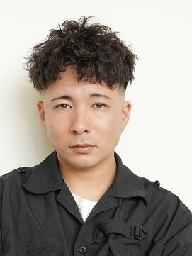 ログ(LOG) メンズショート 無造作パーマ フェードカット 高松