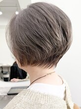 ☆白髪染め卒業？☆脱白髪染めで、白髪が伸びても目立ちにくい♪お洒落な髪色を楽しめます。夙川　西宮北口
