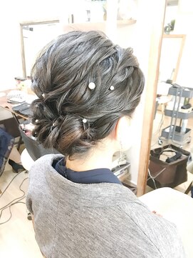 ロカット サロン(Roquat Salon) ロングシニヨンアレンジ【ヘアアレンジ 立川南口/立川/八王子】
