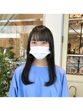 マウロア(MAULOA) “ストレートロング×あいみょん風プチウルフ”中西英美子