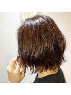 サーティーン(THIRTEEN) vegan認証HUEカラー・秋にむけてボブ(^^)20代☆30代