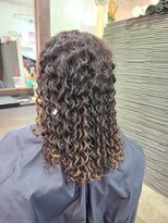 ラウレア(LAULEA)&nbsp;外国人風スパイラルパーマ